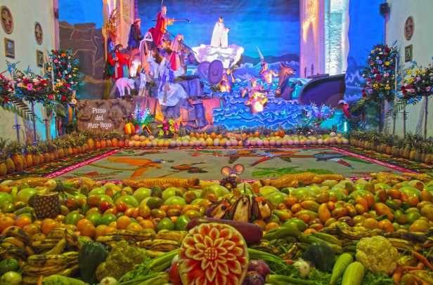 --Velacion-de-la-Consagrada-Imagen-de-Jesus-Nazareno-de-la-Dulce-Mirada