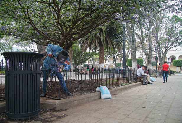 plaza-mayor-la-antigua-guatemala