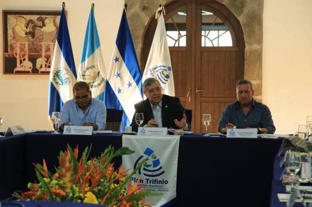vicepresidentes del triángulo norte se reúnen en antigua.